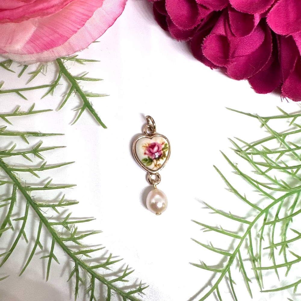 NEW⚜️ Freshwater Pearl Heart Drop Pendant Charm